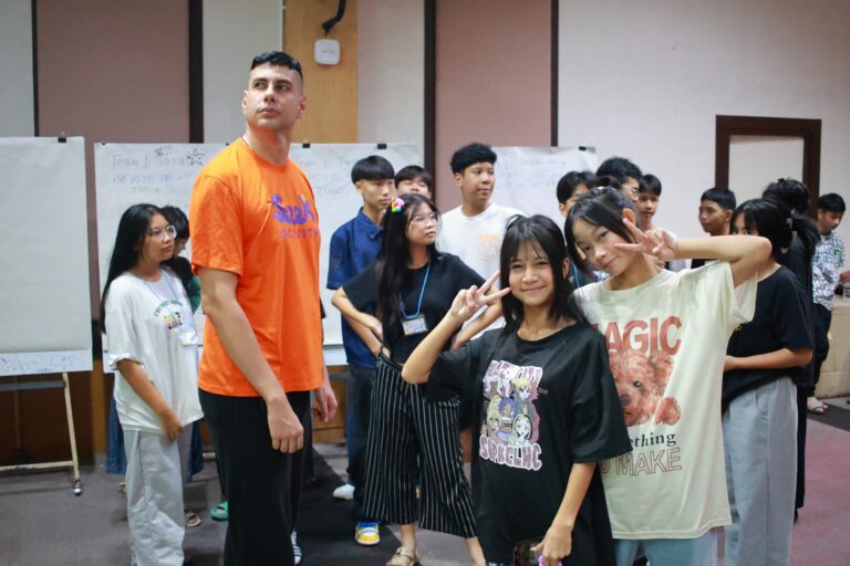 รับจัดค่ายให้กับนักเรียน แนะแนววิชาชีพ English Camp, Seek Activity Zero to Hero