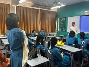 รับจัดหาครูต่างชาติ