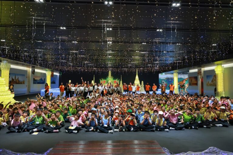 บรรยากาศค่ายภาษาอังกฤษ English camp เด็กนักเรียนและวิทยากรร่วมกิจกรรม