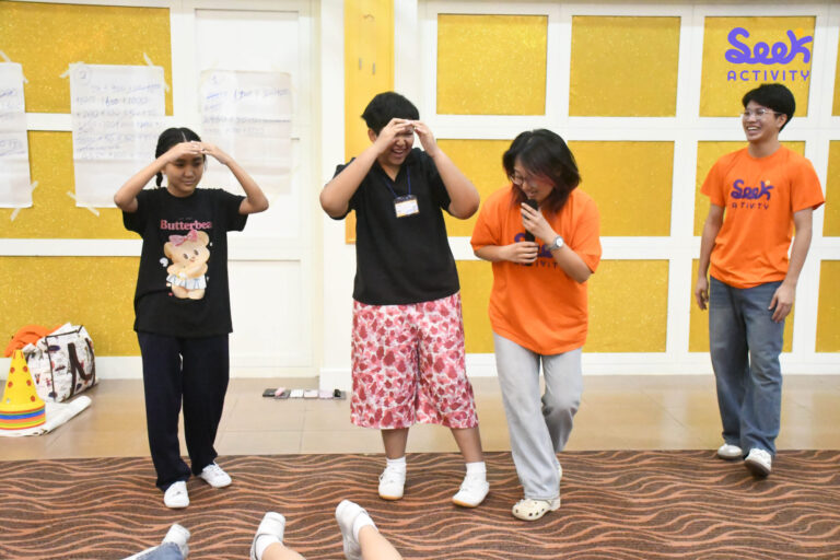 นักเรียนร่วมกิจกรรมเกมและการสื่อสารในค่ายภาษาจีน Chinese Camp